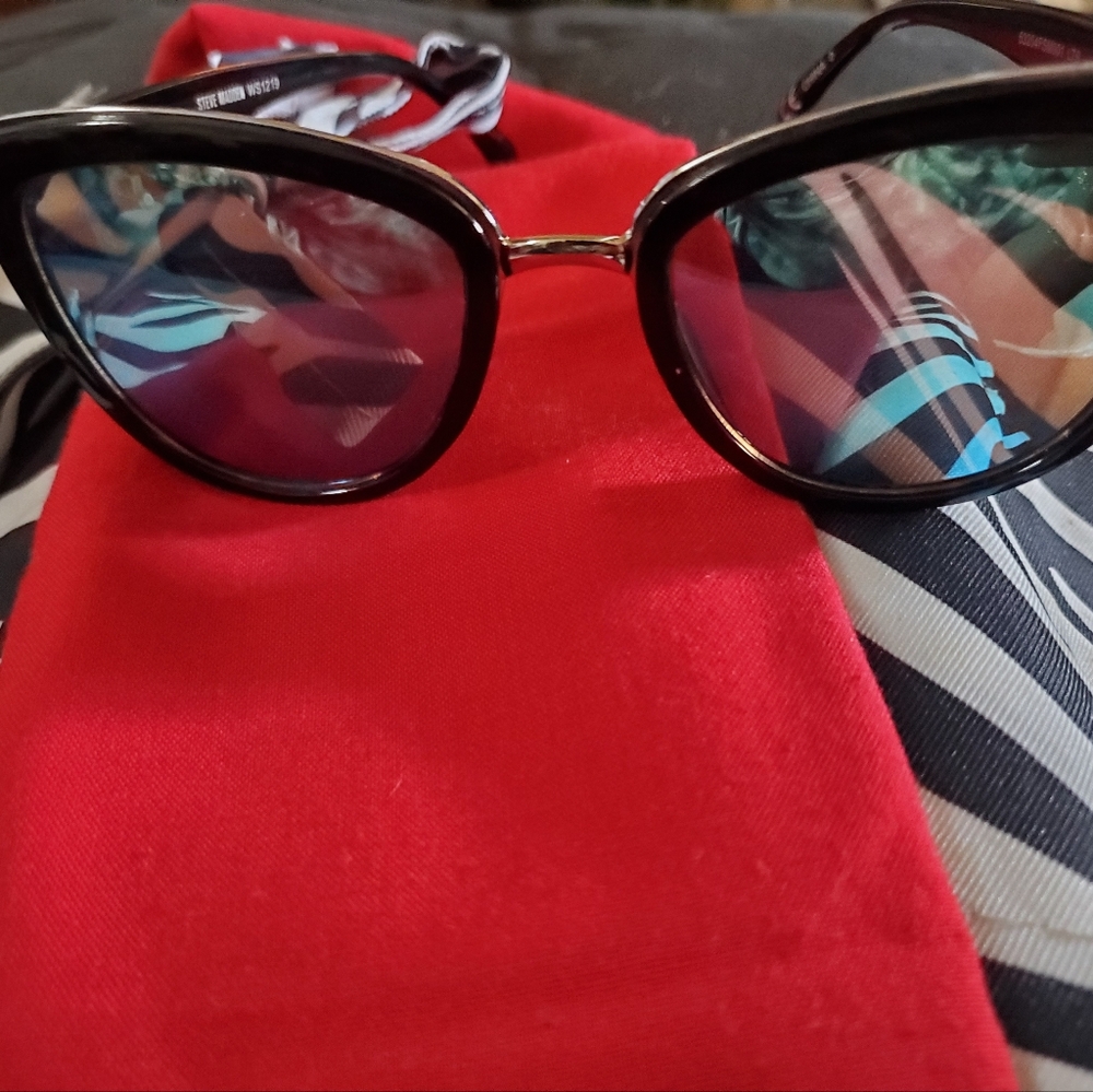 Women's Sunglasses by Steve Madden - Picture 5 of 5